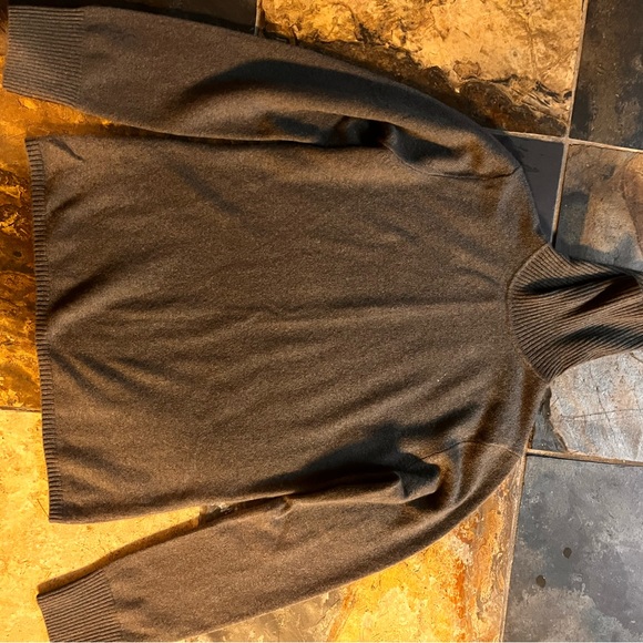 J Crew cashmere light olive turtleneck - Picture 4 of 4